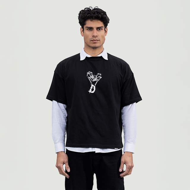 تي شيرت أسود "عنكبوت"