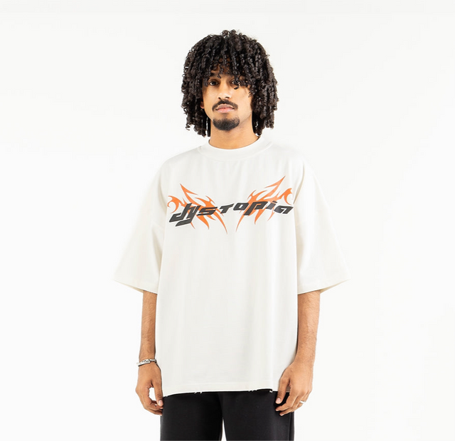 تي شيرت كريمي بشعار الرعد