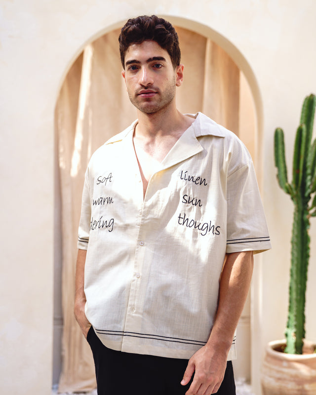 قميص ألتيورا أوف وايت بأكمام قصيرة وخياطة أمامية