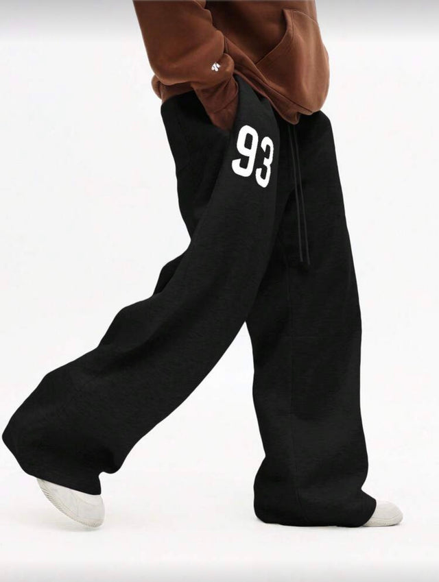 SUMWON Relaxed Fit Black Sweatpants